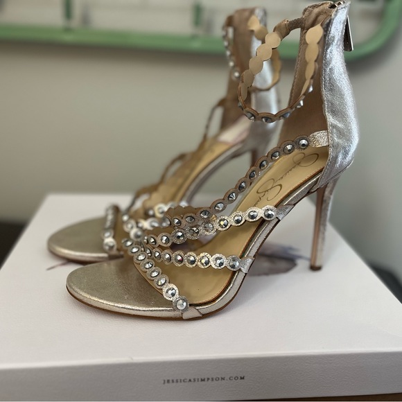 Jessica Simpson - Gilded Gold - Jakkie heel - 8M - Picture 2 of 4